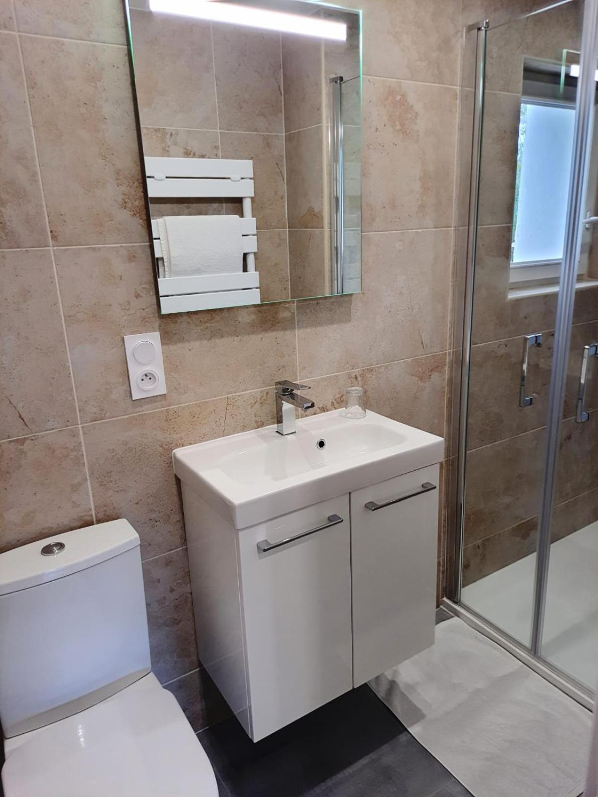 Logement La Belle Provence Le Beausset Exteriör bild